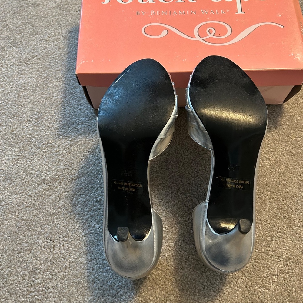 Sandals - Picture 3 of 5